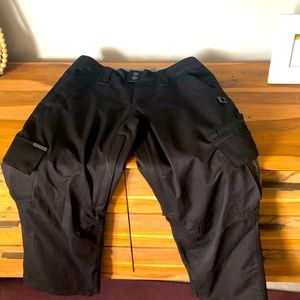 Black snow pants - brand new